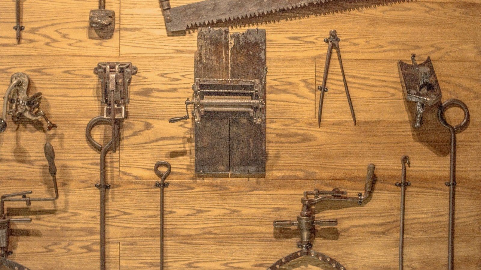 Cover image for The Small Brass Plate